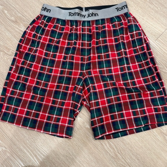 NWT Tommy John Haute Red Fireplace Plaid Second Skin 8" Boxer - Picture 3 of 6